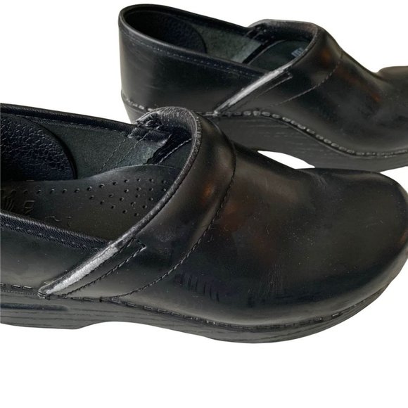 Dansko Professional Nurse Black Cabrio Leather Clogs - Picture 3 of 7